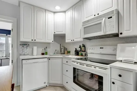 4902 Nw 27 Way Tamarac FL 33309