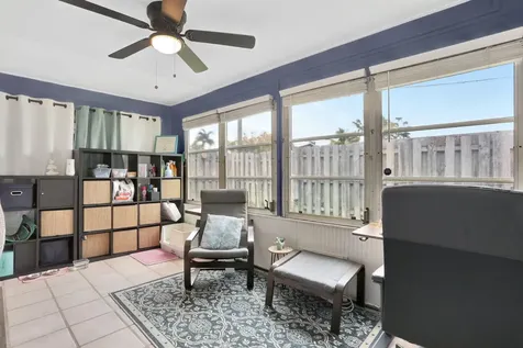 4902 Nw 27 Way Tamarac FL 33309