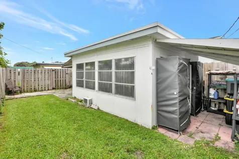4902 Nw 27 Way Tamarac FL 33309