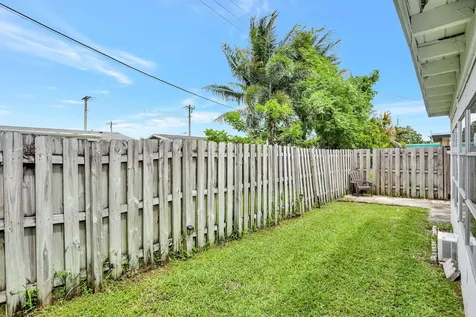 4902 Nw 27 Way Tamarac FL 33309