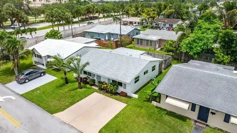 4902 Nw 27 Way Tamarac FL 33309