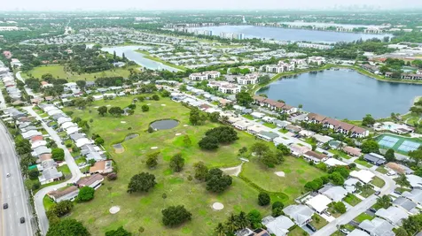 4902 Nw 27 Way Tamarac FL 33309