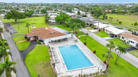 4902 Nw 27 Way Tamarac FL 33309