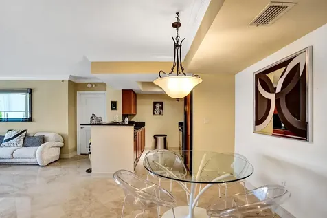 99 Se Mizner Boulevard Boca Raton FL 33432