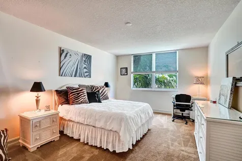 99 Se Mizner Boulevard Boca Raton FL 33432