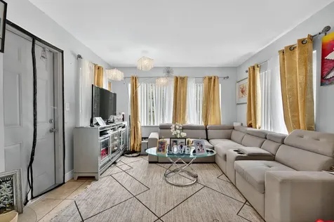 2341 Nw 12th Court Pompano Beach FL 33069