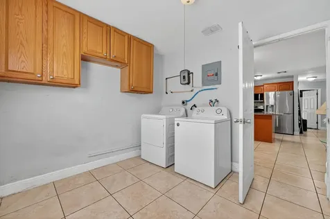 2341 Nw 12th Court Pompano Beach FL 33069