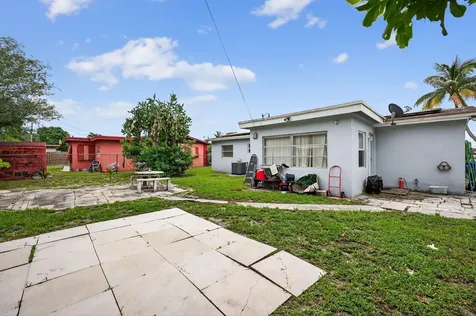 2341 Nw 12th Court Pompano Beach FL 33069