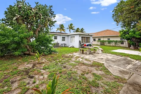 2341 Nw 12th Court Pompano Beach FL 33069