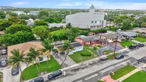 2341 Nw 12th Court Pompano Beach FL 33069