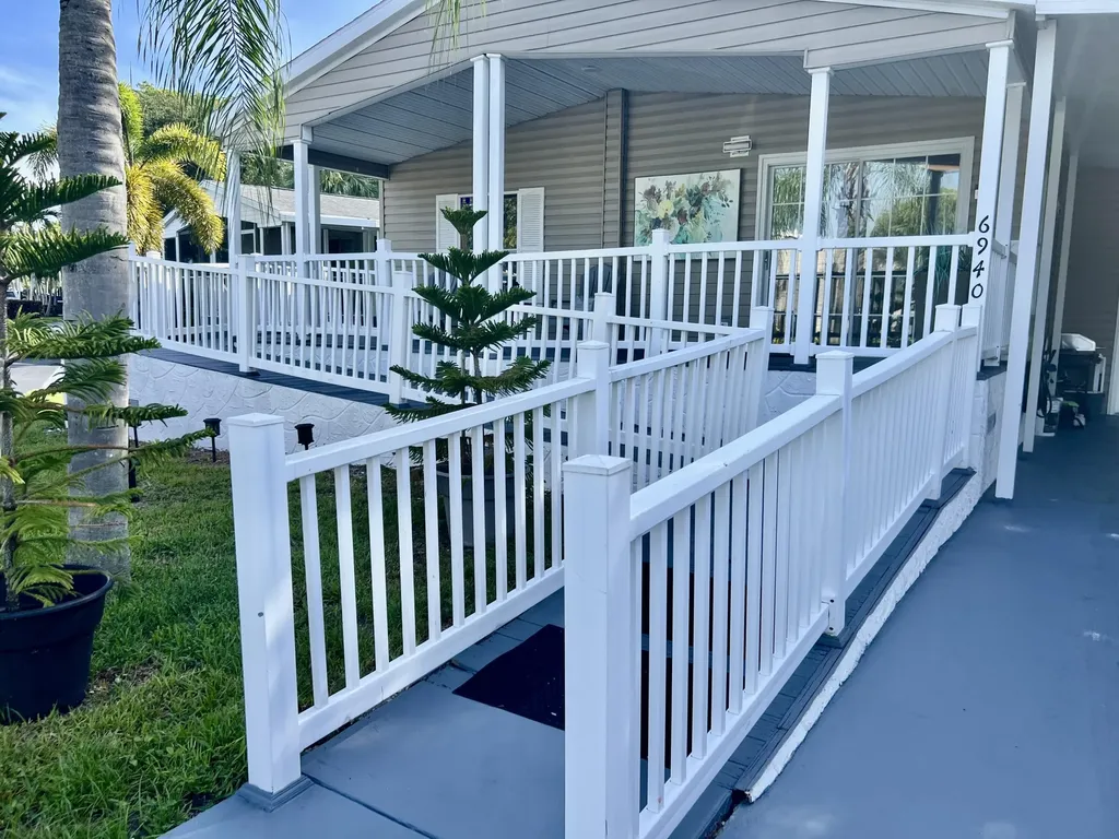 6940 Nw 44th Avenue Coconut Creek FL 33073