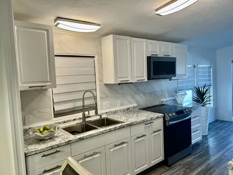 6940 Nw 44th Avenue Coconut Creek FL 33073