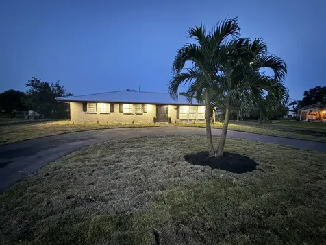 133 Se 5th Street Belle Glade FL 33430