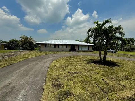 133 Se 5th Street Belle Glade FL 33430