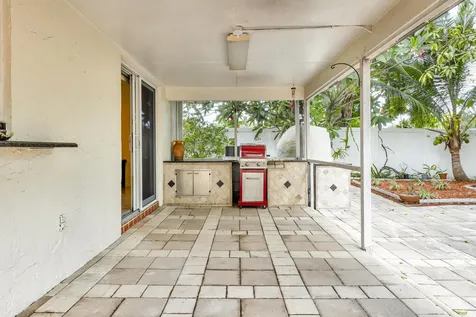 2558 Nw 32nd Street Boca Raton FL 33434
