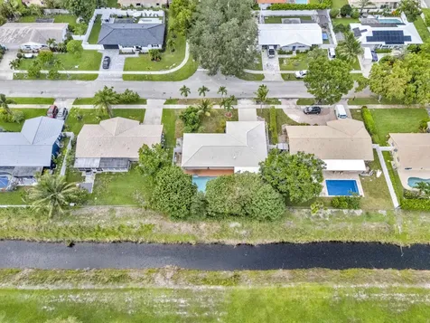 2558 Nw 32nd Street Boca Raton FL 33434