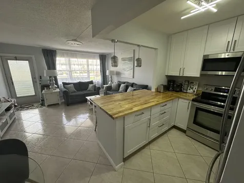 3 Berkshire A West Palm Beach FL 33417