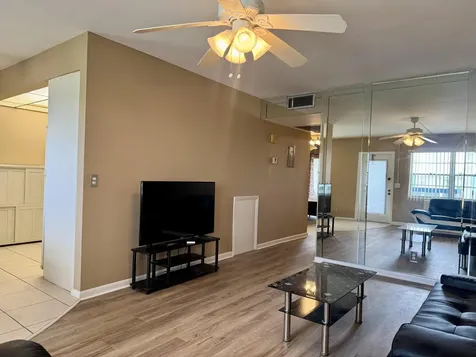 4019 Lincoln A Boca Raton FL 33434