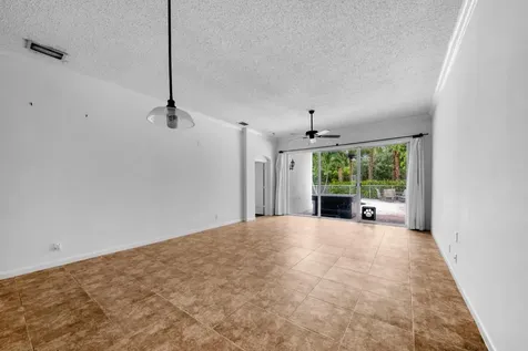 212 Kensington Way Royal Palm Beach FL 33414