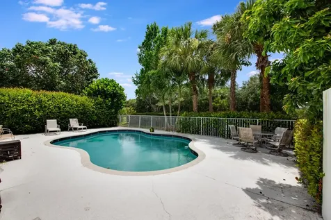 212 Kensington Way Royal Palm Beach FL 33414