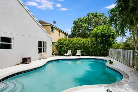 212 Kensington Way Royal Palm Beach FL 33414