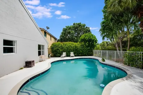212 Kensington Way Royal Palm Beach FL 33414
