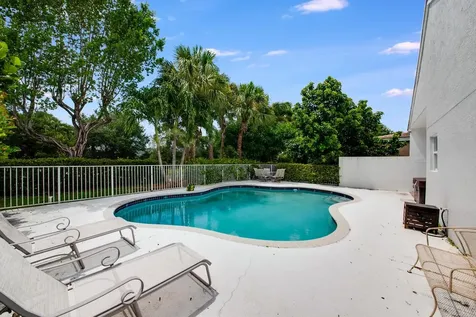 212 Kensington Way Royal Palm Beach FL 33414