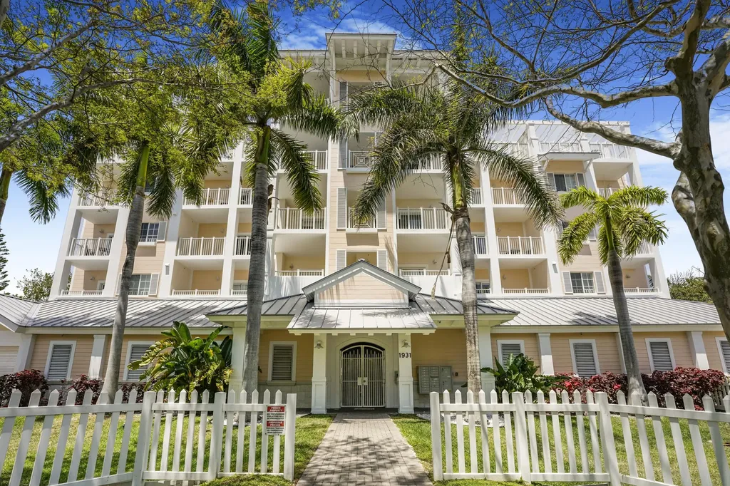 1931 NE 2nd Street Deerfield Beach FL 33441
