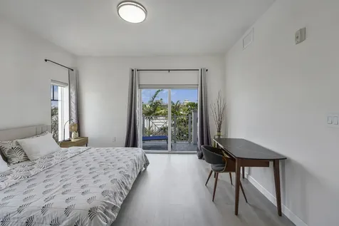 1931 NE 2nd Street Deerfield Beach FL 33441