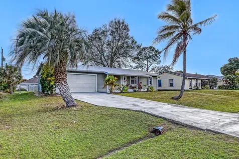 1925 Sw Idaho Lane Port Saint Lucie FL 34984