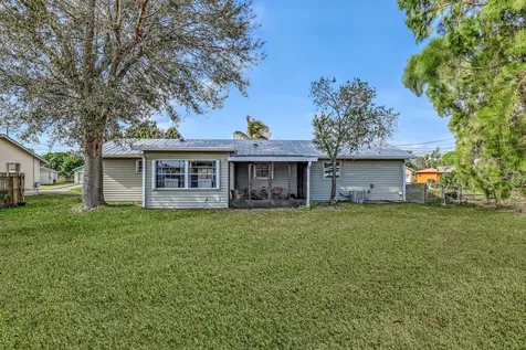 1925 Sw Idaho Lane Port Saint Lucie FL 34984