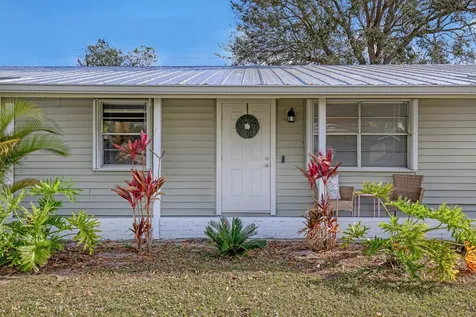 1925 Sw Idaho Lane Port Saint Lucie FL 34984