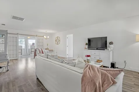 1925 Sw Idaho Lane Port Saint Lucie FL 34984