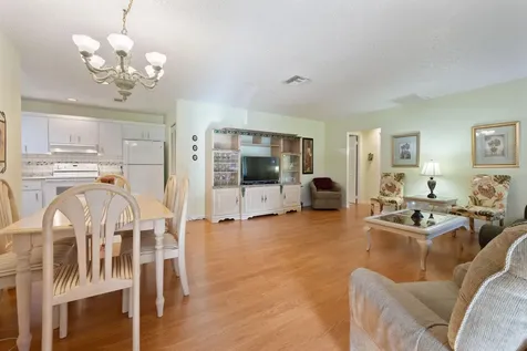5817 La Pinata Boulevard Greenacres FL 33463