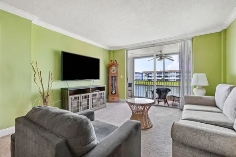 100 Paradise Harbour Boulevard North Palm Beach FL 33408