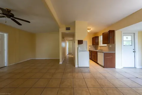 5275 Ne 16 Avenue Pompano Beach FL 33064