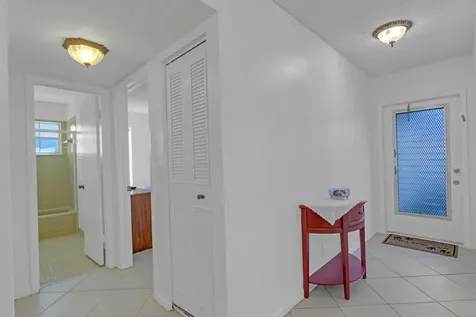 857 Worcester B Lane Lake Worth FL 33467