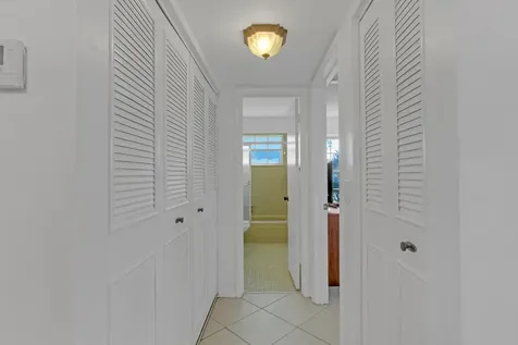 857 Worcester B Lane Lake Worth FL 33467