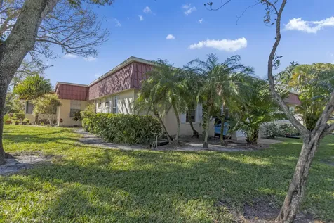 857 Worcester B Lane Lake Worth FL 33467