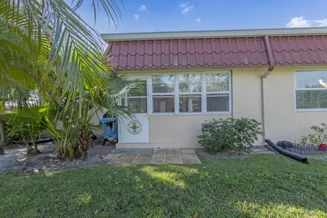 857 Worcester B Lane Lake Worth FL 33467