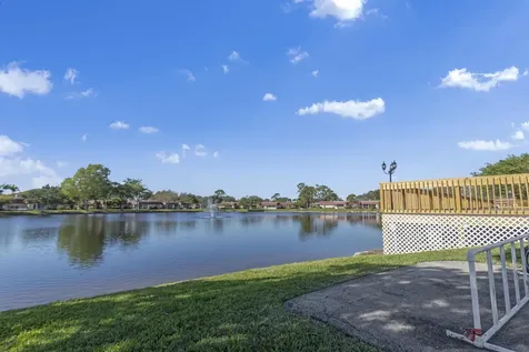 857 Worcester B Lane Lake Worth FL 33467
