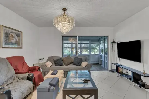 857 Worcester B Lane Lake Worth FL 33467