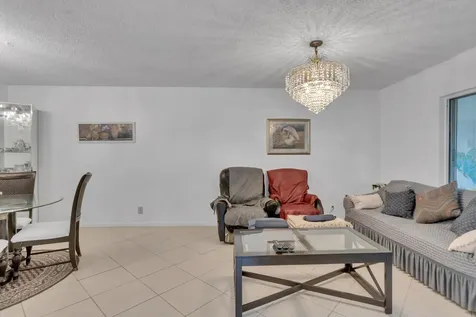 857 Worcester B Lane Lake Worth FL 33467