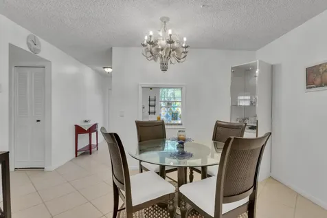 857 Worcester B Lane Lake Worth FL 33467