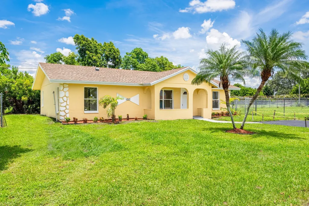 1017 Sw Avenue I Belle Glade FL 33430