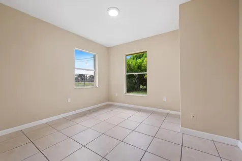 1017 Sw Avenue I Belle Glade FL 33430
