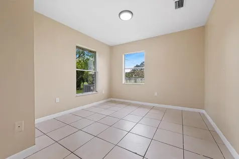 1017 Sw Avenue I Belle Glade FL 33430