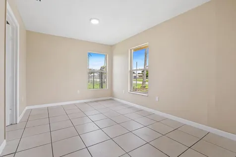 1017 Sw Avenue I Belle Glade FL 33430