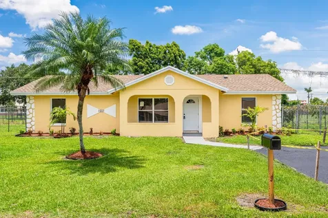 1017 Sw Avenue I Belle Glade FL 33430