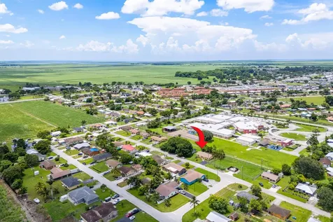 1017 Sw Avenue I Belle Glade FL 33430
